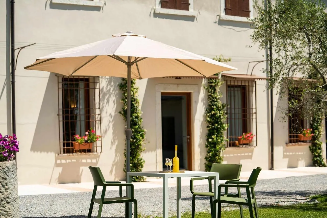 Apartment Palazzo Trevignane Appartamento La Bella Scuderia San Felice del Benaco