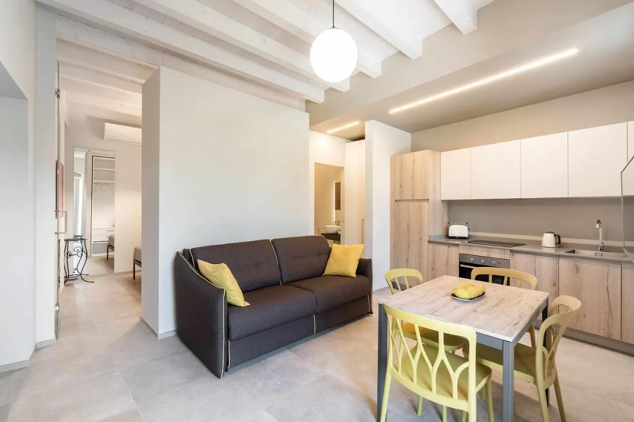 Palazzo Trevignane Appartamento La Bella Scuderia San Felice del Benaco Apartment