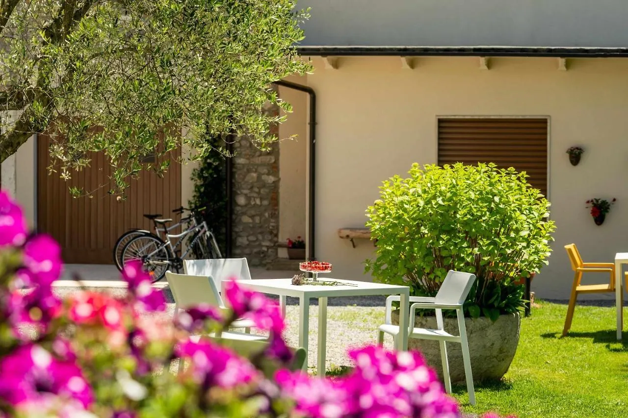 Apartment Palazzo Trevignane Appartamento La Bella Scuderia San Felice del Benaco