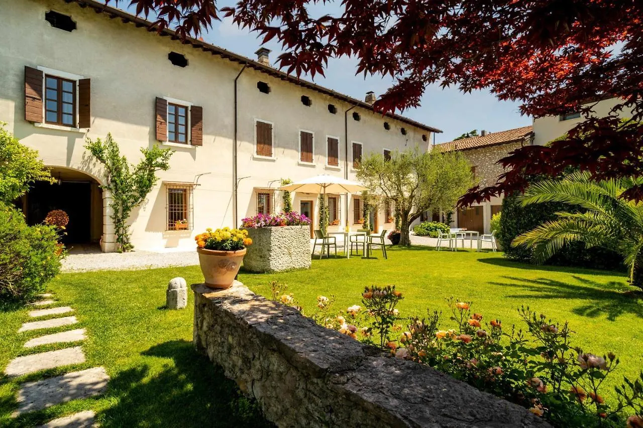 Palazzo Trevignane Appartamento La Bella Scuderia San Felice del Benaco Apartment